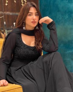 Mahira Sharma Instagram - 🖤