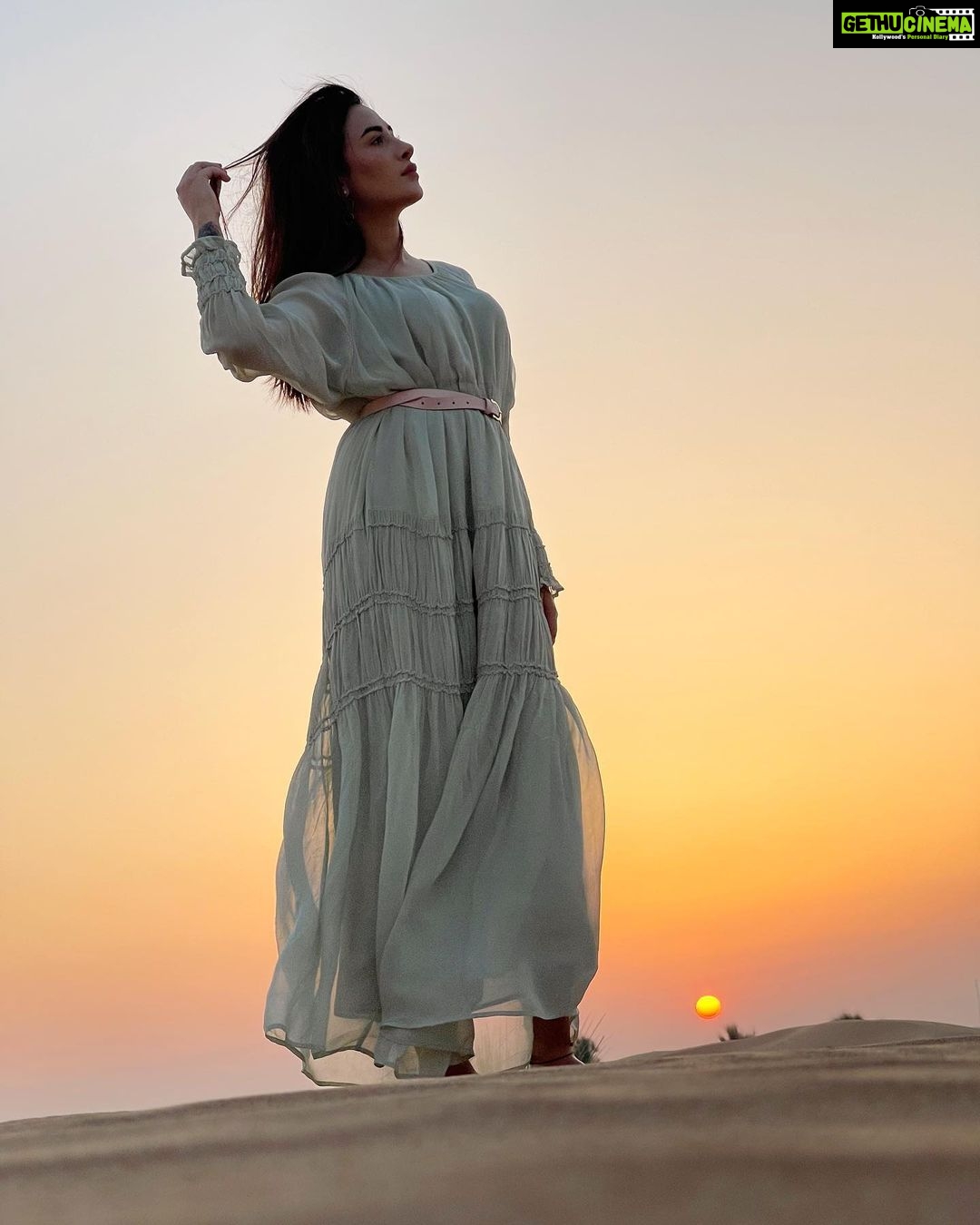 Mahira Sharma Instagram - Most beautifull sunset’I’ve ever seen 🌅