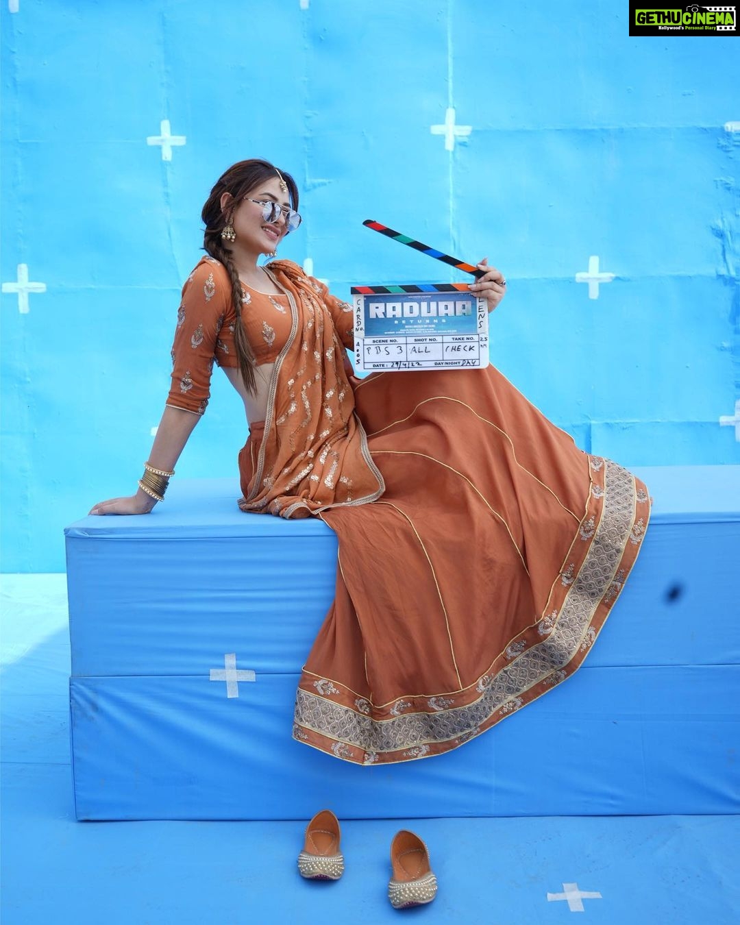 Mahira Sharma Instagram - 🎬 Shree Ganesh 🙏🏻 #raduaareturns