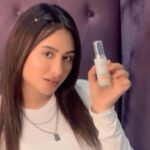 Mahira Sharma Instagram – Glowing skin this summers? HELL YESS ✨

I have been using the Olay Vitamin C Serum daily and let me tell you guys this range is super special as it goes 10 layers deep into the skin and twice as fast. It also helps reduce dark spots, pigmentation and blemishes 😌

This Range also includes the Hyaluronic Acid Serum which helps provide instant hydration and Cica Serum which is perfect for the sensitive skin type.

Grab your hands on these and use my code: SUPER35 to get amazing discounts 🤗

#Ad #SkinSoDeepInLove #OlaySuperSerums #OlayVitaminCSerum #Skincare @olayindia