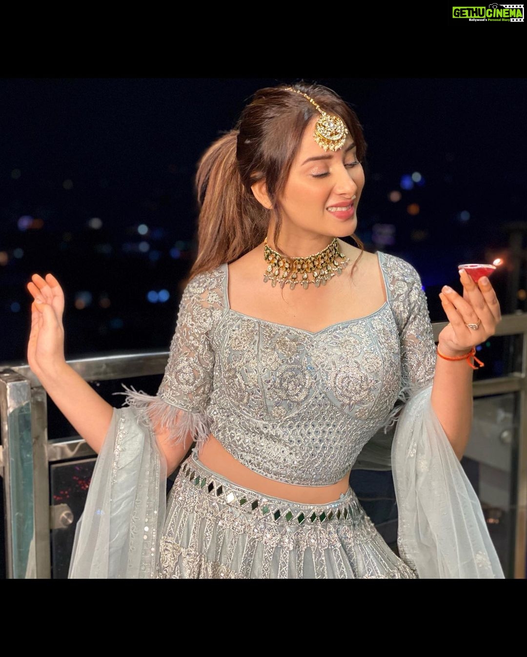 Mahira Sharma Instagram - Happy Diwali 🪔