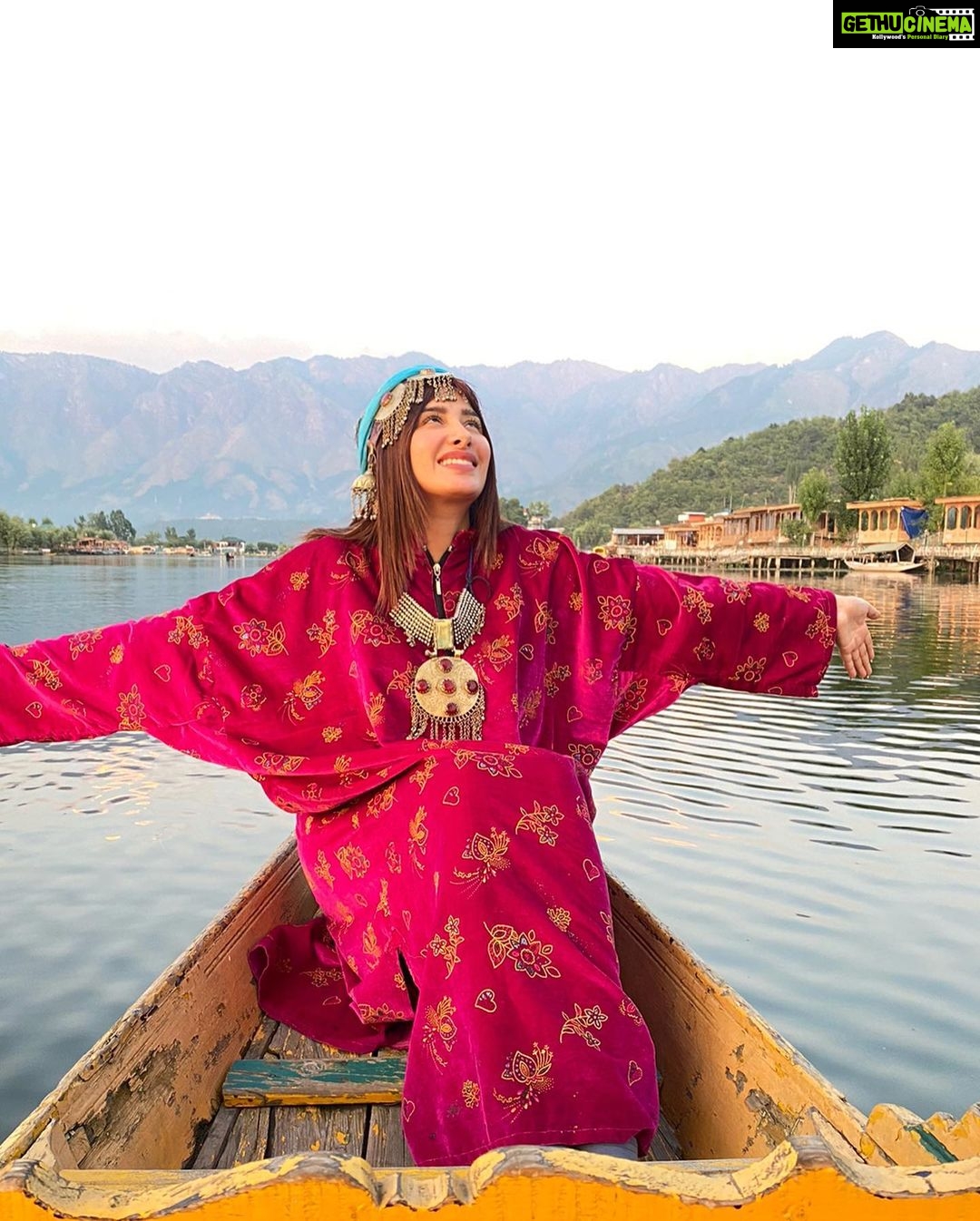 Mahira Sharma Instagram - Jannat ♥️ Kashmir india