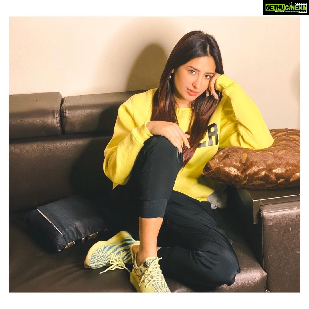 Mahira Sharma Instagram - Stay safe stay home 💚 . . . .
