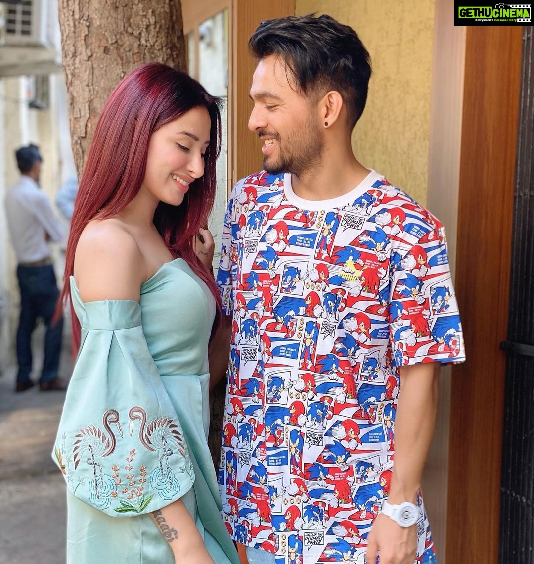 Mahira Sharma Instagram - Kya baat kya baat kya baat sahi hai 😜 @tonykakkar .