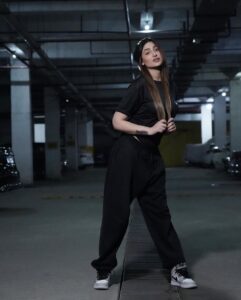 Mahira Sharma Instagram - 🕷️———>