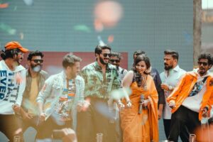 Malavika Menon Instagram - Moment❤️😍❤️‍🔥dqqqqqq u own a vibeeeee🥹❤️‍🔥❤️‍🔥❤️‍🔥everyone loves! @dqsalmaan @swayamvarasilksindia @pradeepnairs @sreejithdancity Shot @sujeshmeppayil