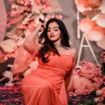 Malavika Menon Instagram - Cheers to another year🥂✨ Pc @_sooraj_sankar_ Location @aatma_eventspace Decor @goodlook_theeventdesigners Dressed in @fashionbaycouture Dolled up @aswathi_sasidharan__