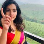 Malavika Menon Instagram - Shades of Me Part ☝️♥️🌈 Pick your favorite @vanithya @promy1982 @parakkatnatureresortmunnar