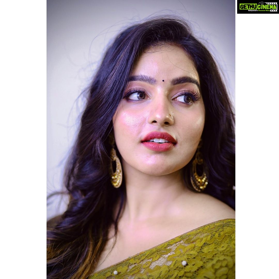 Malavika Menon Instagram - Mua @vanithya Wearing #own At Tirur for tezz motor’s electric kinetic green two wheeler dealership 🌈☺️ @tezz_kinetic_green #inaugration #tirur #malappuram #kerala #malavika #mm #malayalam