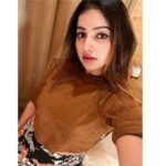 Malavika Menon Instagram - Vibin with vintage wind in goa 🧡❤️🤎 #vibes #goa #vintage #instagram #mallugram #happy #food #sea #dance #musically #getdressed #yay #friday
