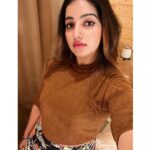 Malavika Menon Instagram - Vibin with vintage wind in goa 🧡❤️🤎 #vibes #goa #vintage #instagram #mallugram #happy #food #sea #dance #musically #getdressed #yay #friday