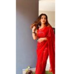 Malavika Menon Instagram – ❤️⚡️🌹✨geme a red saree & I can instantly transform into a filmy heroine 🥰😉🌝