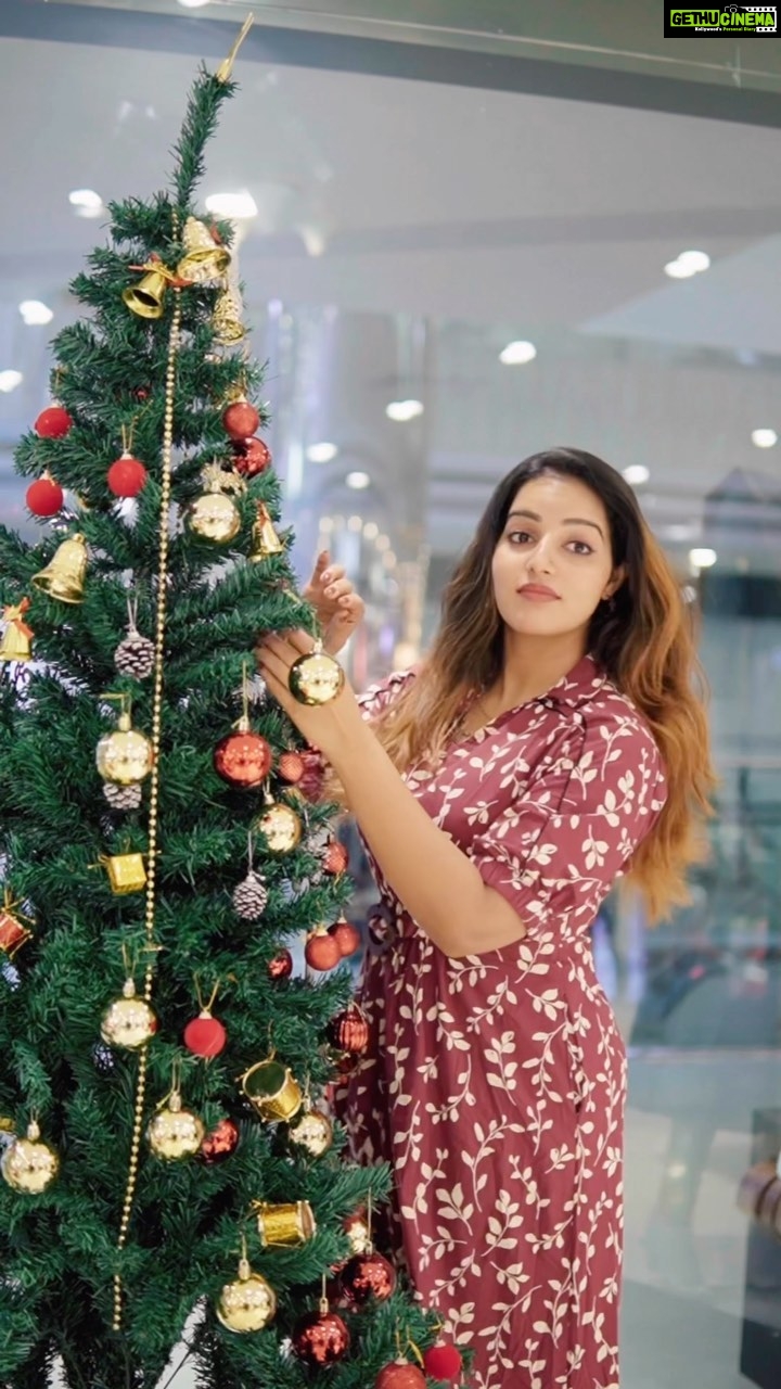 Malavika Menon Instagram - ☺️🎅🧚🏻‍♀️✨🥳 Participate in the *Trendsetter Christmas Decor Contest* and *Trendsetter Group photo contest* and win exciting cash prizes worth *Rs. 4.5 lakhs* 1st Prize- Rs.25,000 2nd Prize- Rs. 15,000 3rd Prize- Rs.10,000 *To participate, register and upload photo on www.trendstunesofchristmas.com* Or *WhatsApp to your entry to +91 77362 34111* All registered participants to receive Christmas shopping vouchers from Trends! @reliancetrends #trendstunesofchristmas #christmas #christmas2022 #christmascelebration #trendsetterchristmas #christmasdecorcontest #grouphoto #reliancetrends #kerala #merrychristmas #trendschristmas