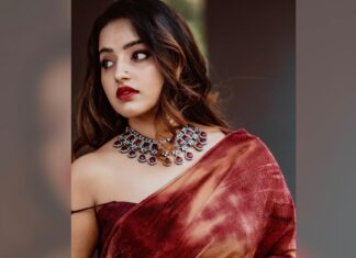 Malavika Menon Instagram - Sariee it’s the epitome of poise grace & beauty…🍁❤️🧡🤎🌝☺️👄🤗🤩 Wearing @damanz.designs mua @aswathi_sasidharan__ pc @amal_photographi_ jewelry @alameen_fashion_jewels