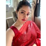 Malavika Menon Instagram – ❤️⚡️🌹✨geme a red saree & I can instantly transform into a filmy heroine 🥰😉🌝
