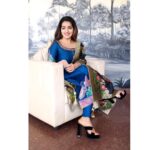 Malavika Menon Instagram – Wearing this elegant rose-silk churi  from @yla_designs for the inauguration of Malabar Gold Artistry show at payyanur! ✨🥰🎉
Click @ajesh895
#malabargoldanddiamonds #payyanur #thalassery #kannur #kozhikode #cochin #thrissur #palakad #malavikamenon #today #trendingreels