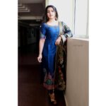 Malavika Menon Instagram – Wearing this elegant rose-silk churi  from @yla_designs for the inauguration of Malabar Gold Artistry show at payyanur! ✨🥰🎉
Click @ajesh895
#malabargoldanddiamonds #payyanur #thalassery #kannur #kozhikode #cochin #thrissur #palakad #malavikamenon #today #trendingreels