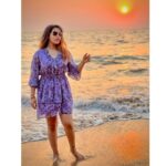 Malavika Menon Instagram - Life’s a 🏖️ 💜💖🧿🎆🤍✨🥳💟🎉🧿🤗 #goadiaries #sunburn #party #newyear #kickstarter #off #great #with #music #dance #love #harmony #peace #lights #friendship #family #blessed #grateful #sea #malavika