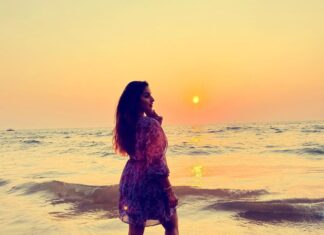 Malavika Menon Instagram - Life’s a 🏖️ 💜💖🧿🎆🤍✨🥳💟🎉🧿🤗 #goadiaries #sunburn #party #newyear #kickstarter #off #great #with #music #dance #love #harmony #peace #lights #friendship #family #blessed #grateful #sea #malavika