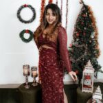 Malavika Menon Instagram - Merry Christmas loves🎅🎁✨ Wearing @fingerprinz_bridal_hub Capture @jishnumurali_ MAKEUP : @_arya_jithins_makeover Hair : @makeovers_by_anjaly