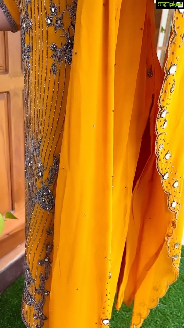 Malavika Menon Instagram - 😍❤️🥰 @yla_designs Love what I am wearing😍