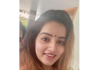 Malavika Menon Instagram - Holaa❤️December 🥰