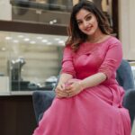 Malavika Menon Instagram – Don’t stress just wear yellow dress😉💛🫠🧿🥰
Wearing @yla_designs
Capture @fotogramdesignstudio
@sudheesh_lalitha_photography_
Edit @akhil_kvk