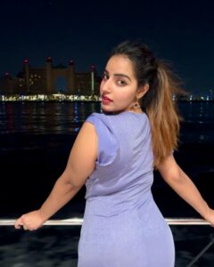 Malavika Menon Instagram - 1M heart and thanks to each one of you who stood by me who loves me who cares about me who made me what I am ❤️✨😙
#onemillion #1million #oneinamillion
@d3yachts
#dxb #dubai #city #of #glam #partytime #hit #1m #thanks #love #gratitude #yacht #hastag