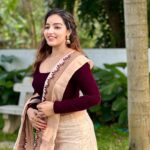 Malavika Menon Instagram - കേരള പിറവി ദിനാശംസകൾ ❤️✨ @swayamvarasilksindia #keralapiravi #being #traditional #keralite #mallu #malavika #malavikamenon #today #trendingreels #trending #cinema #shoots #millionaire #followers #hit #soon