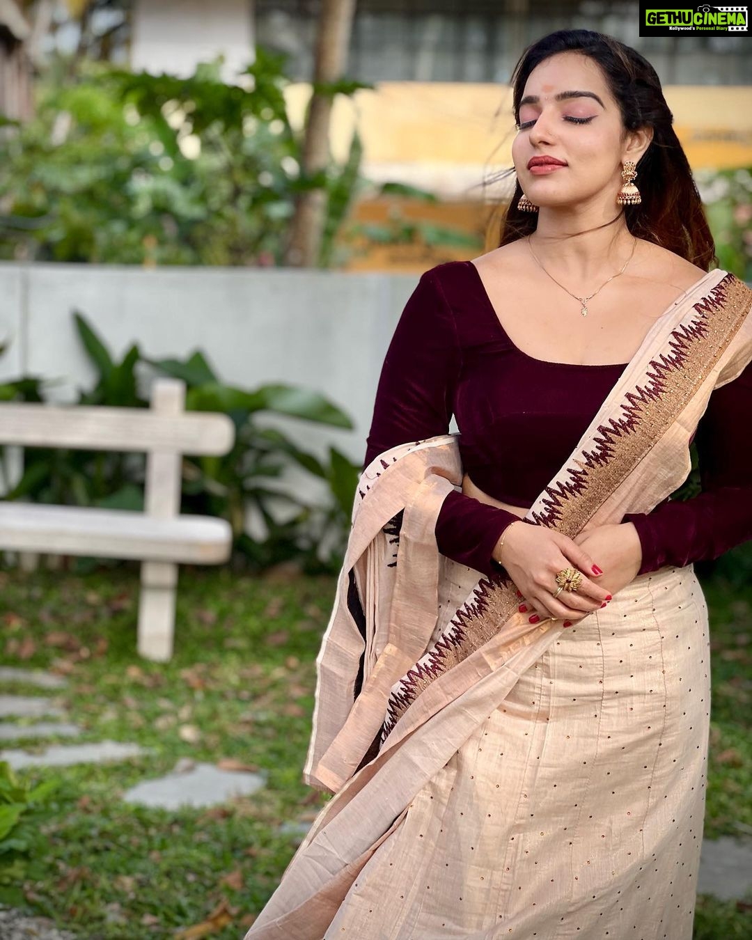 Malavika Menon - 58.5K Likes - Most Liked Instagram Photos