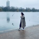 Mandana Karimi Instagram - First things first 🇬🇧 ♥️ 1- Walking in Hyde park 2- Making new friends 🦆🦢 3- picking up favourite @pierremarcolini macarons 4- eating lunch at @busabaeathai 5- Stuffing my face at Taza #london #tourism #mandanakarimi #lifestyle #travelblogger #travelphotography London, United Kingdom