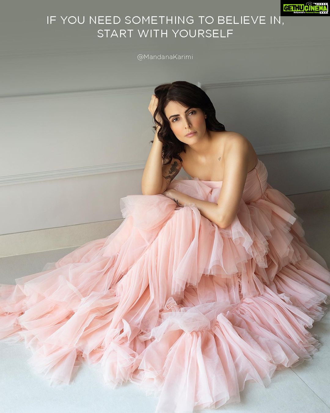 Mandana Karimi Instagram - ✨ IF YOU NEED SOMETHING TO BELIEVE IN, START WITH YOURSELF! 🥰 Had a great time shooting with these wonderful people: @stylebypoonamgupta @kay_sukumar @brindasneha @kalyaninayakmakeupandhair @ankitamanwanimakeupandhair @ishamalhotraa 🔥 Do you believe in yourself? Leave a comment اگه نیاز دارید به چیزی باور داشته باشید، چطوره از خودتون شروع کنید و به خودتون باور کنید! ❤️ شما خودتون رو باور دارید؟ تو کامنتا بنویسید. #مانداناکریمی #بازیگرزن #مدل #فشن #مدلینگ #عکاسی #استایل #لباس_زنانه #بالیوود #عکاسی_فشن #mandanakarimi #actress #actor #model #fashion #style #modeling #photography #dress #bollywood #fashionphotography Mumbai, Maharashtra