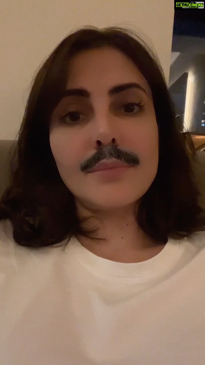 Mandana Karimi Instagram - Found the way to explain what’s happening to girls wearing hijab in Karnataka 🥲 You’re most welcome. Namastey 🙏 یه راهی پیدا کردم توضیح بدم به دخترانی که حجاب دارن چه اتفاقی میوفته تو هند. قابل شمارو نداشت ناماسته! 👋 #مانداکریمی #حجاب #هند #بالیوود #بازیگرزن #mandanakarimi #bollywood #hijab #karnataka #namaste #actress Mumbai, Maharashtra