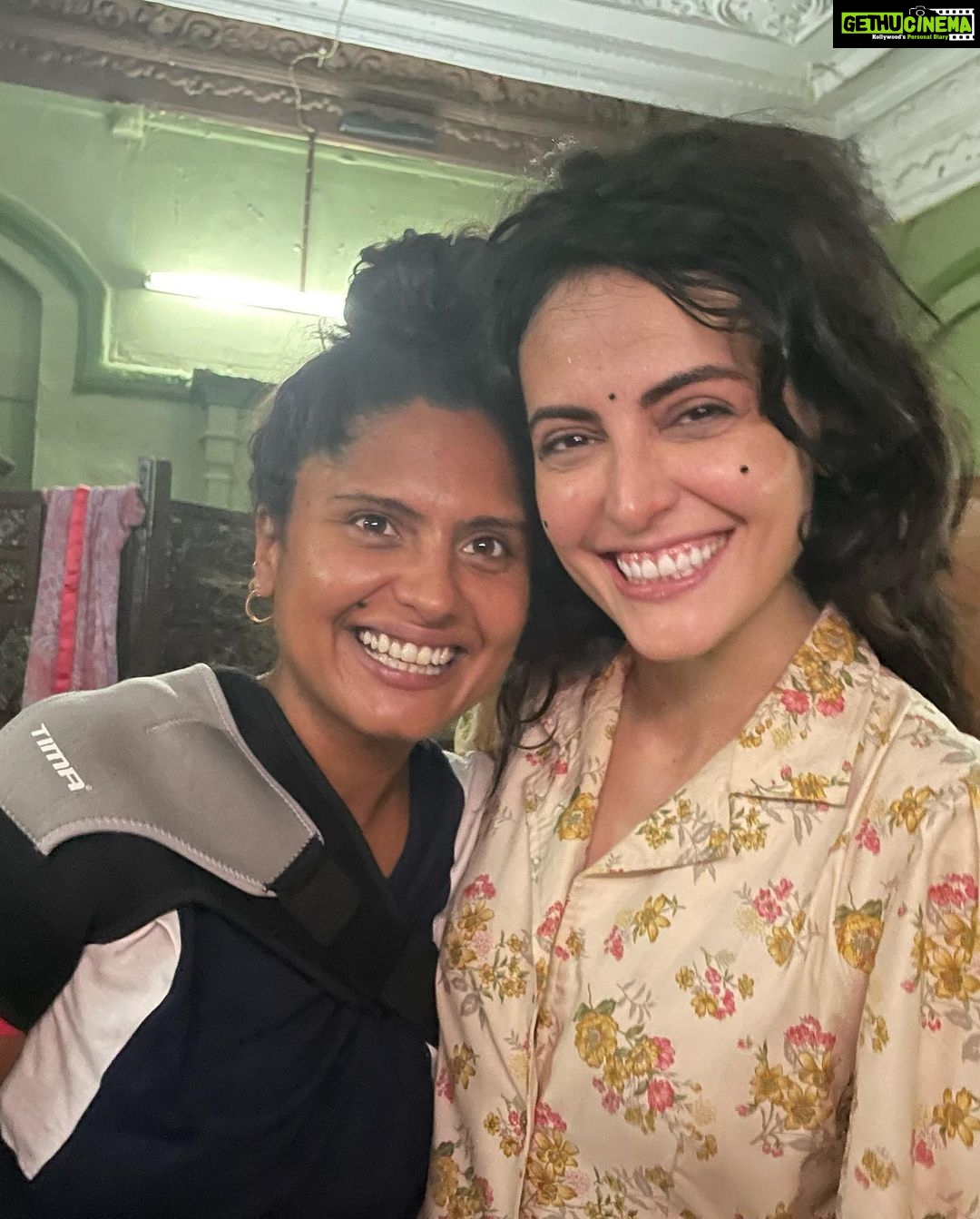 Mandana Karimi Instagram - Appreciation post ♥️ Took a small part ( I strongly believe there is no small or big jobs ( movies ) what’s important is the impact of your character in film and how makes the audience feel for your character ) wonderful movie #thar so grateful & humbled for all the love Ive received ♥️ if you haven’t seen it yet watch it on @netflix_in . Thank you @rajsingh_chaudhary for believing in me ♥️ thank you @shredevdube for your support on set while shooting the most difficult role THAT IVE EVER PLAYED ! I love you ♥️ Thank you @anilskapoor for believing that I could play Cheryl 🙌🏻♥️ Thank you @jitendrajoshi27 for being the best costar , thank you for your kind words on set , for your compassion and respect. and huge shout-out to the entire cast and crew “ @harshvarrdhankapoor @fatimasanashaikh @satishkaushik2178 @muktimohan @akfcnetwork @anuragkashyap10 @niveditabhattacharya.official artb @gautamkishanchandani @siddharthsoni @castingbay @kirti_gulyani @kunalsharma @ankita_cinesingh @dbhurji Mumbai - मुंबई