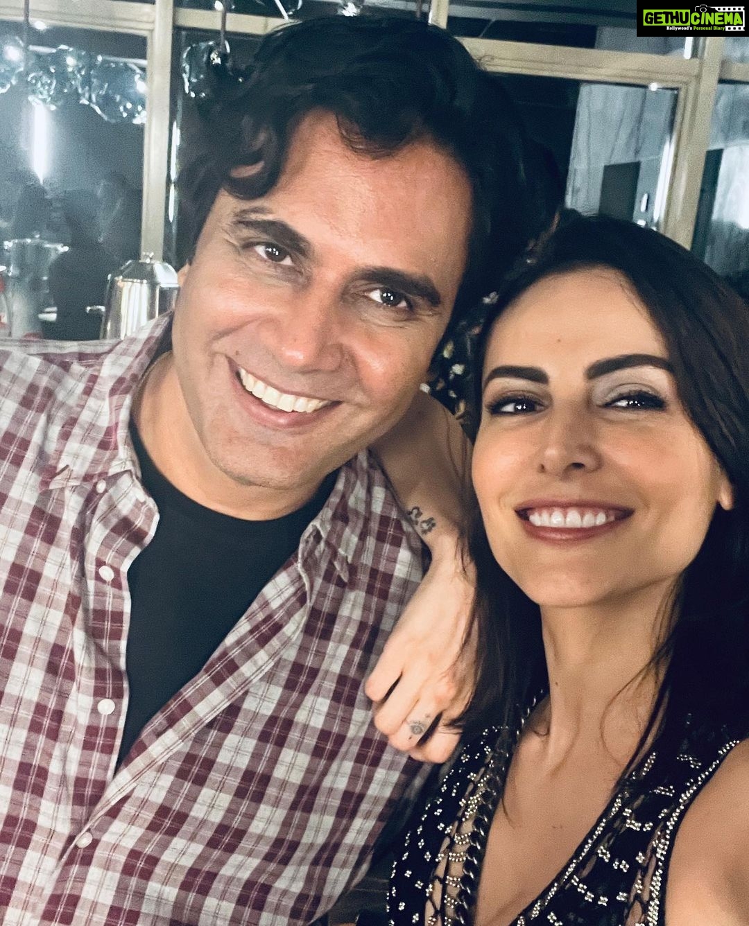Mandana Karimi Instagram - Appreciation post ♥️ Took a small part ( I strongly believe there is no small or big jobs ( movies ) what’s important is the impact of your character in film and how makes the audience feel for your character ) wonderful movie #thar so grateful & humbled for all the love Ive received ♥️ if you haven’t seen it yet watch it on @netflix_in . Thank you @rajsingh_chaudhary for believing in me ♥️ thank you @shredevdube for your support on set while shooting the most difficult role THAT IVE EVER PLAYED ! I love you ♥️ Thank you @anilskapoor for believing that I could play Cheryl 🙌🏻♥️ Thank you @jitendrajoshi27 for being the best costar , thank you for your kind words on set , for your compassion and respect. and huge shout-out to the entire cast and crew “ @harshvarrdhankapoor @fatimasanashaikh @satishkaushik2178 @muktimohan @akfcnetwork @anuragkashyap10 @niveditabhattacharya.official artb @gautamkishanchandani @siddharthsoni @castingbay @kirti_gulyani @kunalsharma @ankita_cinesingh @dbhurji Mumbai - मुंबई