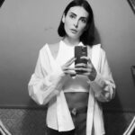 Mandana Karimi Instagram - 📥 Save this post as a reminder: ✨ The world is a great mirror. It reflects back to you what you are. If you're searching for that one person that will change your life, take a look in the mirror. 💝 دنیا آینه بزرگی است که آن چیزی که هستید را به شما منعکس می کند. اگر به دنبال فردی هستید که زندگی شما را تغییر دهد، نگاهی به آینه بیندازید. خیلی شاعرانه شد ولی اشکال نداره، سیو کنید و نظرتون رو برام بنویسید.🥰 #مانداناکریمی #آینه #mandanakarimi #mirror #lockupp #lockuppgame Mumbai, Maharashtra
