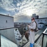 Mandana Karimi Instagram - You can stand tall without standing on someone. You can be a victor without having victims Bag @givenchyofficial Jacket @zara Shoes @fendi Glasses @gentlemonster Denim @barushka شما میتونید بلند باشید بدون اینکه پا روی کسی بذارید! شما میتونید فاتح باشید بدون اینکه قربانی داشته باشید. #مانداناکریمی #هلند #آمستردام #mandanakarimi #amsterdam #Netherlands Amsterdam, Netherlands