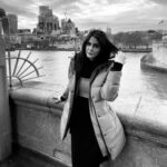 Mandana Karimi Instagram - London 2022 🖤 مشکی رنگ عشقه 🖤🤍 . . . . #londoncity #travlink #likeavirgin #mandanakarimi #black London, United Kingdom