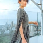 Mandana Karimi Instagram - Pause and remember, Nothing lasts forever 💖 👗 Dress by: @lolabysumanb مکث کن و فراموش نکن هیچ چیز برای همیشه ماندگار نیست! ✨ #مانداناکریمی #بازیگرزن #بالیوود #مدلینگ #مدل #عکاسی #فشن #استایل #لباس_زنانه #mandanakarimi #actress #actor #bollywood #modelling #photography #fashion #style Mumbai, Maharashtra