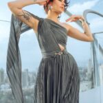 Mandana Karimi Instagram - Pause and remember, Nothing lasts forever 💖 👗 Dress by: @lolabysumanb مکث کن و فراموش نکن هیچ چیز برای همیشه ماندگار نیست! ✨ #مانداناکریمی #بازیگرزن #بالیوود #مدلینگ #مدل #عکاسی #فشن #استایل #لباس_زنانه #mandanakarimi #actress #actor #bollywood #modelling #photography #fashion #style Mumbai, Maharashtra