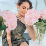 Mandana Karimi Instagram - Pause and remember, Nothing lasts forever 💖 👗 Dress by: @lolabysumanb مکث کن و فراموش نکن هیچ چیز برای همیشه ماندگار نیست! ✨ #مانداناکریمی #بازیگرزن #بالیوود #مدلینگ #مدل #عکاسی #فشن #استایل #لباس_زنانه #mandanakarimi #actress #actor #bollywood #modelling #photography #fashion #style Mumbai, Maharashtra