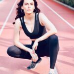 Mandana Karimi Instagram - ✨Monday Motivation ✨ The moment when you want to quit is the moment when you need to keep pushing. ✊ It doesn’t get easier, you get stronger 💪 Shoes: @neemansofficial H&MUA: @makeupbyaakashi Photographer: @ishanzaka Location: @lodhagroup_india لحظه ای که میخواین جا بزنید، دقیقا همونجایی هستش که باید رو به جلو ادامه بدین حتی به سختی! 😉 مسائل نیستن که با مرور زمان آسونتر میشن بلکه این شما هستین که قوی تر میشین 🙌 #مانداناکریمی #ورزش #انگیزشی #موفقیت #فشن #استایل #فیتنس #عکاسی #mandanakarimi #motivation #mondaymotivation #sport #fitness #fashion #photography #exercise Lodha World One