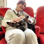 Mandana Karimi Instagram – The picture is a story of country girl with bandana finding cute little furry friends with paws 🐾
.
.
.
.
.
.
.
.
.
.
#amsterdam #fashion #photography #beautifuldestination #mandana #mandanakarimi #travelblogger #europe #travelphotography #lifestyleinfluencer #travelinfluencer #lifestyle #luxurylifestyle  #bollywoodfashion #dogs #puppies #fashionphotography #destination #traveldiaries #bollywood #bollywoodactress #vacation #doglover Amsterdam, Netherlands