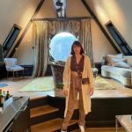 Mandana Karimi Instagram - When I got into this classic suit, I locked the door. I know there is secrecy.There is a luxury. There is fantasy. There is comfort. There is reassurance! P.s For people who asked my bag is from @givenchyofficial the “ belt purse “ 😇 . . . . . . . . . . . #amsterdam #fashion #photography #beautifuldestination #mandana #mandanakarimi #travelblogger #europe #travelphotography #lifestyleinfluencer #travelinfluencer #lifestyle #luxurylifestyle #bollywoodfashion #romevacation #fashionphotography #destination #traveldiaries #romeholiday #bollywood #bollywoodactress #vacation TwentySeven