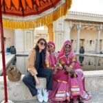 Mandana Karimi Instagram - Amidst all the chaos, a much needed getaway! ☀️ #WeddingSeason #Udaipur #Travel #Explore #UdaipurDiaries #Royal #Instagood #Rajasthan Jacket: @thelabel.jenn Sneakers: @fendi Bag: @newbottega Scarf: @hermes Udaivilas Udaipur