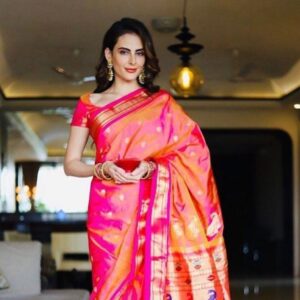 Mandana Karimi Instagram - Happy Dhanteras ✨✨✨✨✨ . . . . . . . . . . . #dhanteras #india #indian #fashion #mumbai #bollywoodactress #photography #jaihind #actress #trending #acting #diwali 🇮🇳 #bollywoodfashion #trendingnow #photooftheday #celebration #bollywoodupdates #actorslife #bollywood #mandana #indianfilm #mandanakarimi #indiancinema #platinumjubilee Mumbai - मुंबई