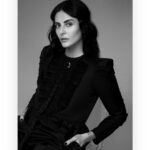 Mandana Karimi Instagram - The art of eye contact 🖤 मुंबई Mumbai