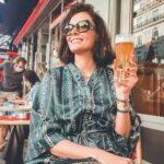 Mandana Karimi Instagram - To a golden time! 🍻 . . . . . . . . #paris #cityoflight #travel #traveldiaries #europe #travelphotography #mandana #mandanakarimi #chillin #ootd #fashion #lifestyle #luxurylifestyle #bollywoodactress #lifestyleinfluencer #bollywood #bollywoodfashion #vacation #travelgram #beautifuldestination #parisholiday #cityoflove #travelblogger #travelinfluencer #brunch #fashionphotography #discoverparis #parisianstyle Rue du Faubourg-Saint-Denis
