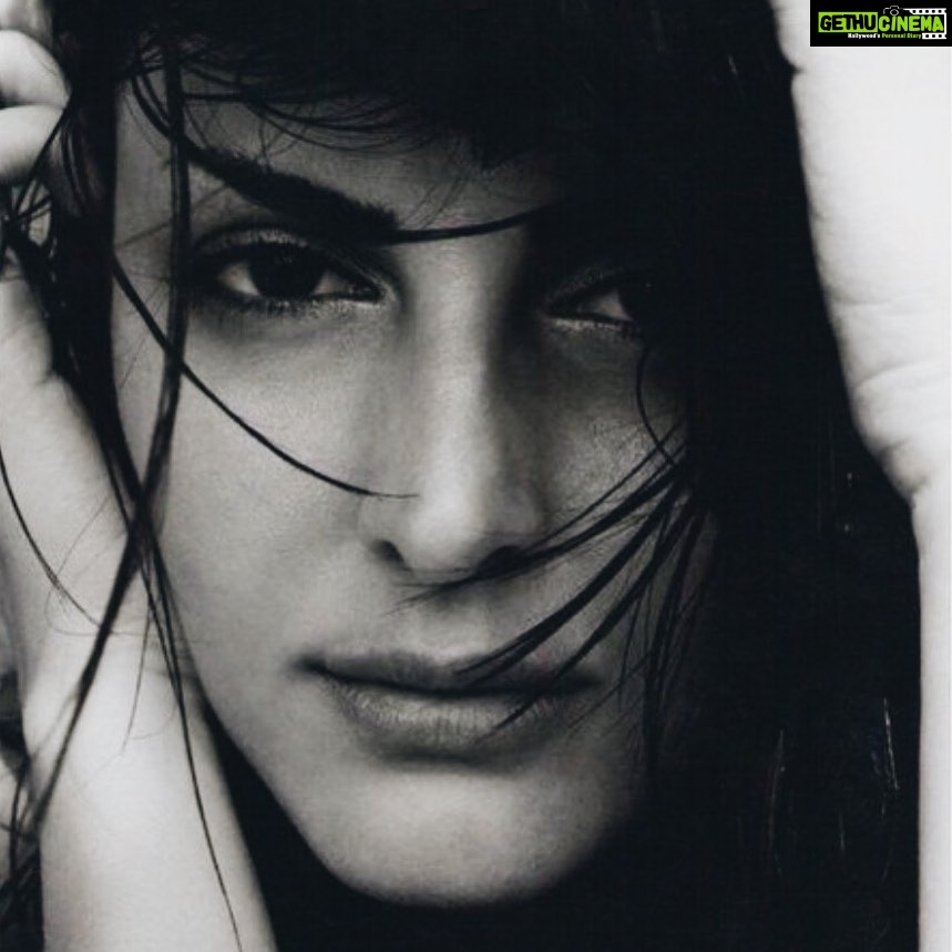 Mandana Karimi Instagram - Innocent.... 🖤