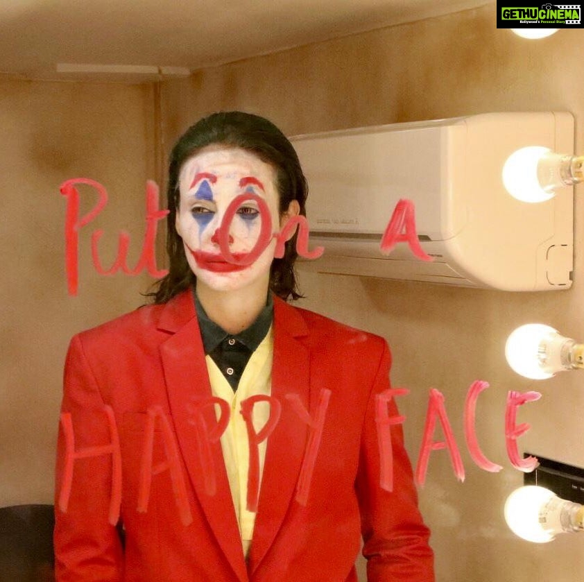 Mandana Karimi Instagram - What mask are you wearing today ? ð€ª #covid #smile #dontforgetyourmaskð· à€®à¥à€à€¬à€ Mumbai